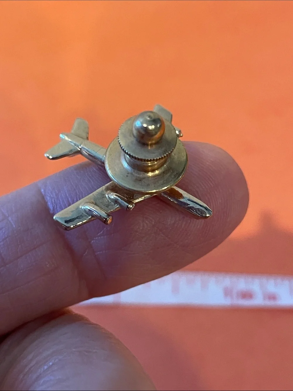 D-C 8 & D-C 9 Gold Airplane Lapel Pins